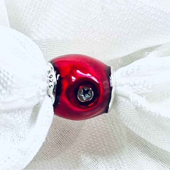 🍎 NWOT Red Apple Charm – Princess Snow White ✨ - Picture 3 of 5